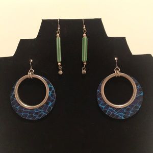 2 pairs of earrings - blue print and green